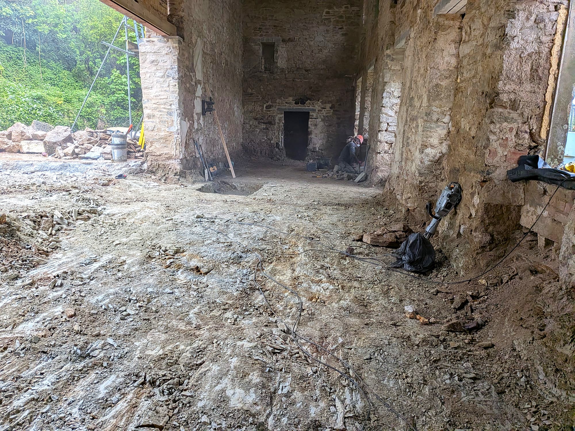 16th Century Farmhouse Deep Retrofit Masonry April